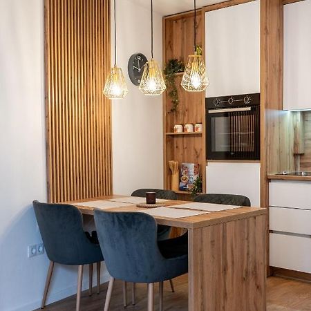 Poppy Elegance City Center & Free Parking Сараєво Екстер'єр фото